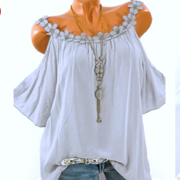 Tops - 🖤🖤COLD SHOULDER EMBROIDERED BOHO TOP NWT